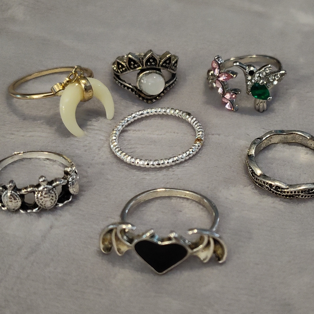 NEW! Vintage Bundle Of 7 Rings - Picture 2 of 7